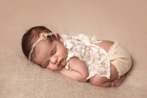 Newborn fotografie Rossum - Love & Little geboortefotografie - geboortefotograaf